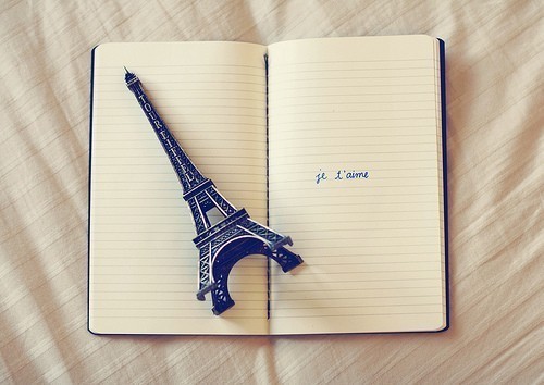 刚到法国,应该先办什么手续